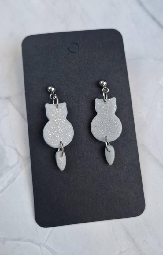 Boucles d’oreilles artisanales - Modèle Chat avec queue articulée